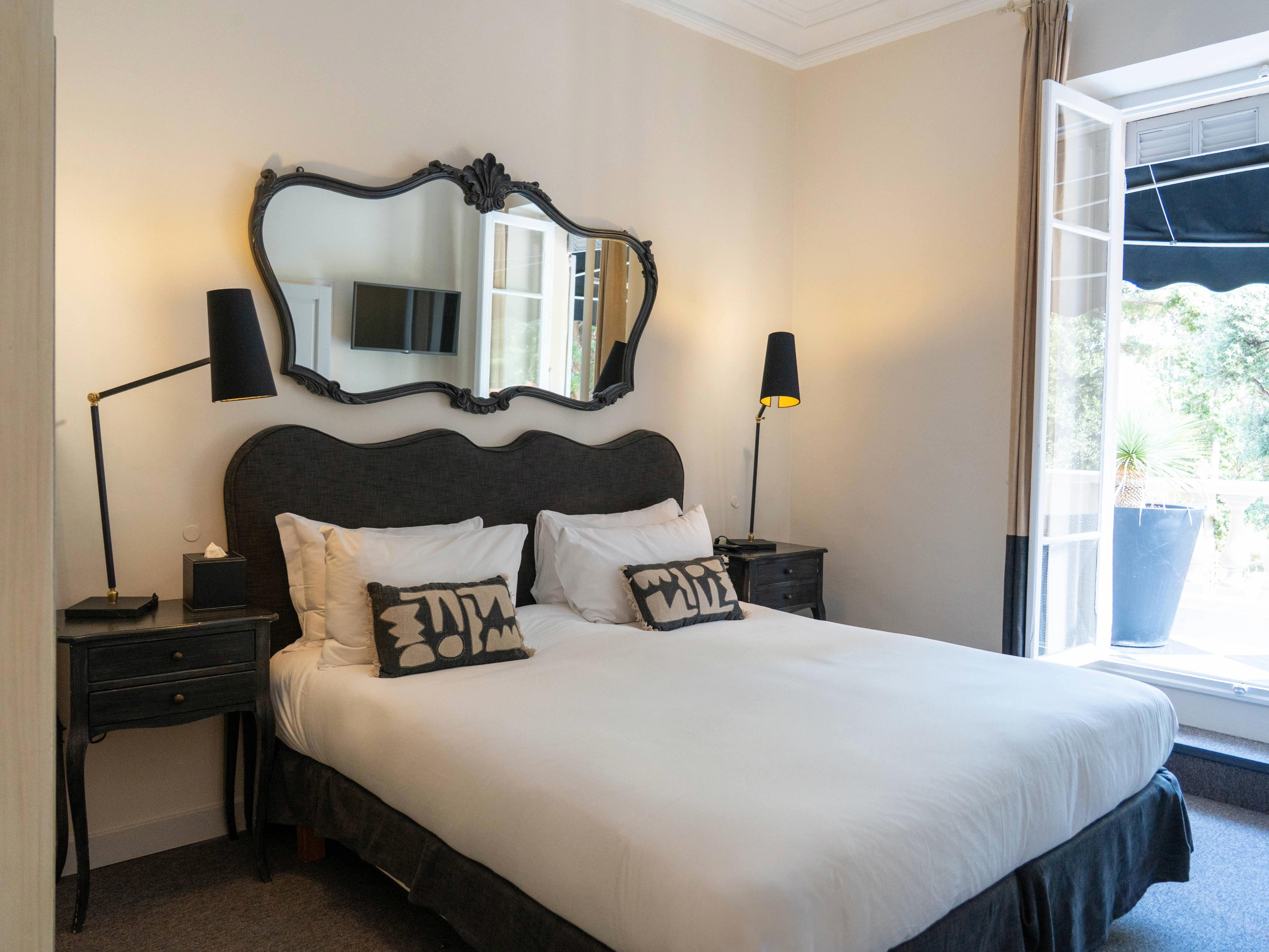 Suite - Description 1